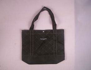 無紡布環(huán)保袋的創(chuàng)新設(shè)計(jì)與多功能應(yīng)用