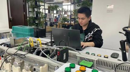 連摘三金！長寧代表隊在上海市第一屆職業技能大賽網絡技術開發項目中表現搶眼